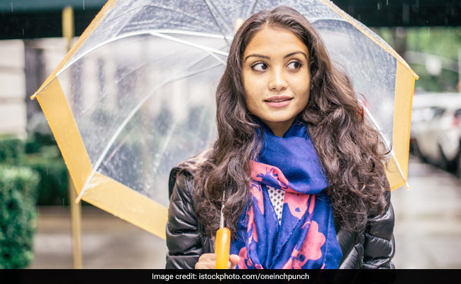 Diet for hair fall: Add fenugreek seeds in coconut oil to reduce hair fall during monsoon