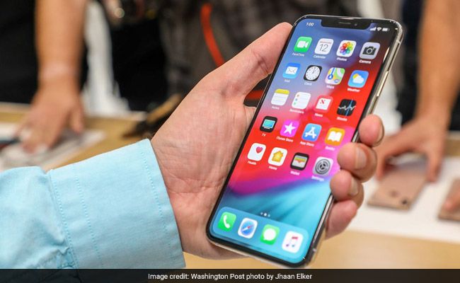 Hands On With The iPhone Xs Max, The Binge Smartphone For Our Times
