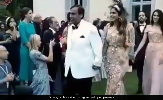 Mukesh Ambani Walks Daughter Isha At 'Fairytale' Engagement Party