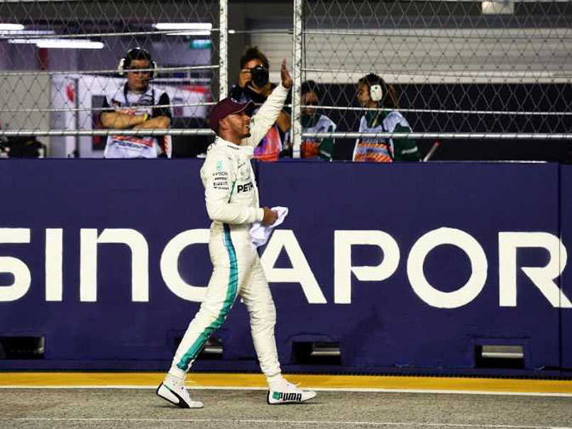 Lewis Hamilton Scorches To Pole For Singapore Grand Prix