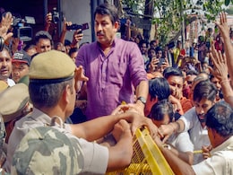 Top Court Issues Notice To Manoj Tiwari For Breaking Lock Of Sealed House Top Court Issues Notice To Manoj Tiwari For Breaking Lock Of Sealed House