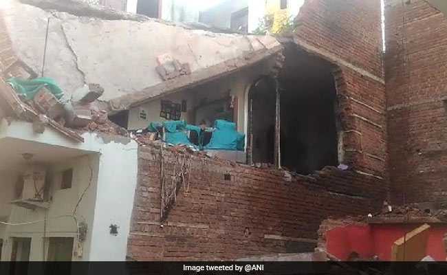 मध्य प्रदेश : ग्वालियर में फ्रिज के कंप्रेसर में जबरदस्त विस्फोट, दीवार ढहने से  4 की मौत, 2 घायल