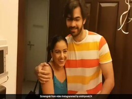 Bigg Boss 12: 27 साल की हुईं सृष्टि रोडे, बिग बॉस में कैद होने से पहले दोस्तों के सरप्राइज से रह गईं दंग Bigg Boss 12: 27 साल की हुईं सृष्टि रोडे, बिग बॉस में कैद होने से पहले दोस्तों के सरप्राइज से रह गईं दंग