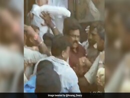 छत्तीसगढ़ : बिलासपुर में पुलिस ने कांग्रेस कार्यकर्ताओं को जमकर पीटा, वरिष्ठ कांग्रेसी नेता घायल छत्तीसगढ़ : बिलासपुर में पुलिस ने कांग्रेस कार्यकर्ताओं को जमकर पीटा, वरिष्ठ कांग्रेसी नेता घायल