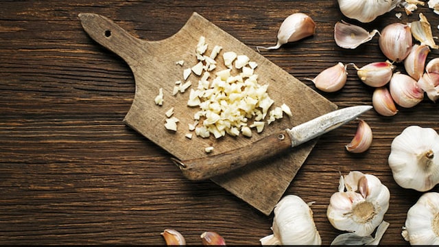 Garlic contains anti-bacterial properties which can help reduce cold symptoms