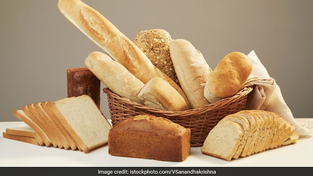 Weight loss: Whole eggs and whole grain bread can be a perfect nutritious breakfast.