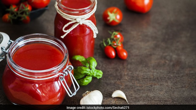 Overusing tomato sauce for a long time can cause certain health problemslike diabetes and obesity.