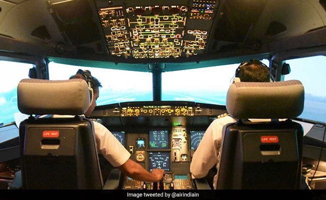Now, Off-Duty Pilots, Cabin Crew Can Travel In Plane's Cockpit Jump Seat