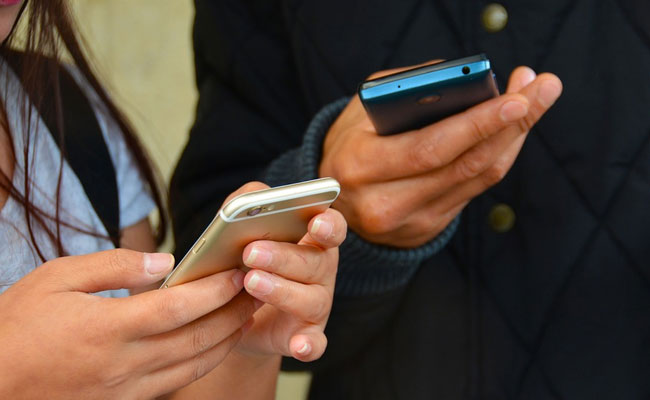 Process To Distribute Free Smartphones In Punjab To Start In December