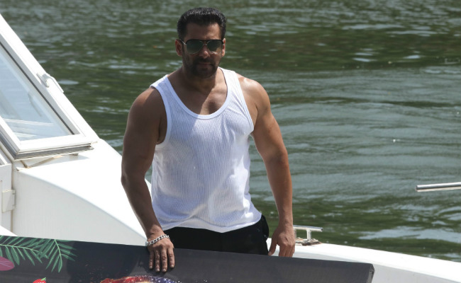 Priyanka Chopra 'Called Up Arpita Thousand Times' Asking For <I>Bharat</i>: Salman Khan