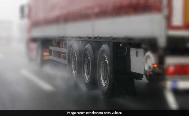 Goods Vehicles With 20 Or More Wheels To Be Banned In Kolkata Port Area