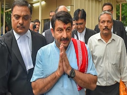 सिग्नेचर ब्रिज विवाद : अमानतुल्ला के खिलाफ लोकसभा में विशेषाधिकार हनन का नोटिस लाएंगे मनोज तिवारी सिग्नेचर ब्रिज विवाद : अमानतुल्ला के खिलाफ लोकसभा में विशेषाधिकार हनन का नोटिस लाएंगे मनोज तिवारी