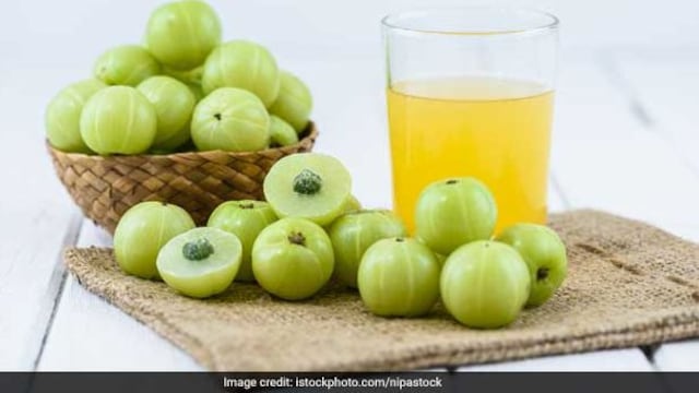 Amla benefits: Diabetes patients can use amla to control blood sugar levels naturally