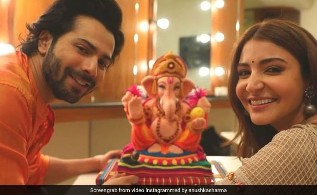 Ganesh Chaturthi 2018: 'सुई-धागा' से अनुष्का-वरुण ने बनाए 'भगवान गणेश', Video में देखें इको फ्रेंडली गणपति बप्पा