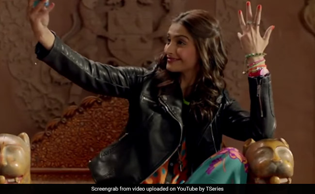Four Years Of </I>Khoobsurat</i>: Sonam Kapoor Relives Fond Memories