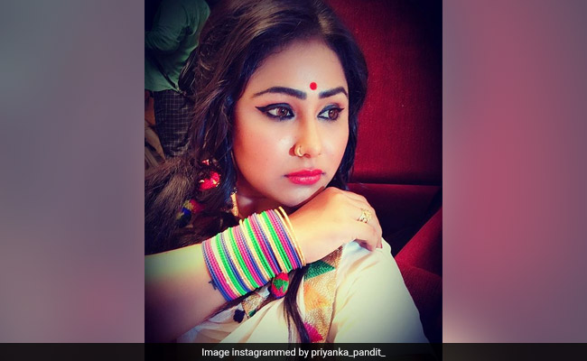 भोजपुरी एक्ट्रेस गार्गी पंडित इंस्टाग्राम पर हुईं इमोशनल, लिखा- बड़ी अजीब होती हैं ये यादें...