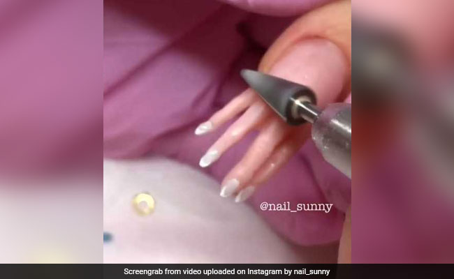 People Can't Keep Calm About This Nail Art That Looks Like A Hand