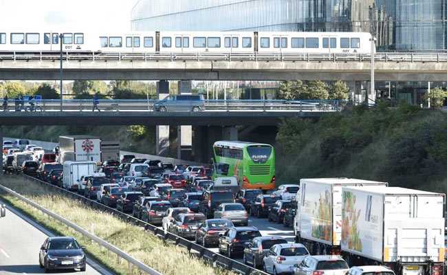 Denmark Shuts Links To Sweden, Germany As Police Hunt Car