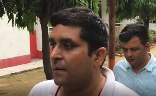 गाजियाबाद में हिंदू युवा वाहिनी का नेता गिरफ्तार, अवैध हथियार बरामद