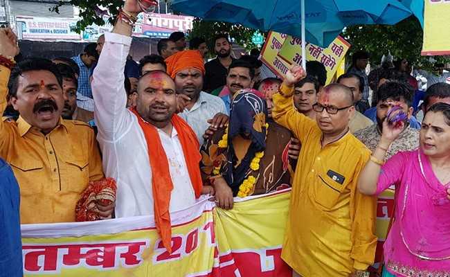 मध्यप्रदेश : एससी-एसटी एक्ट में संशोधन बीजेपी के लिए गले की फांस बना