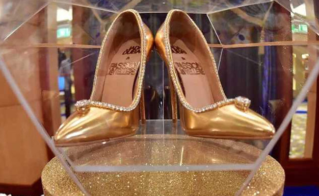 VIDEO: इस कंपनी ने बनाए दुनिया के सबसे महंगे जूते, कीमत जान उड़ जाएंगे होश