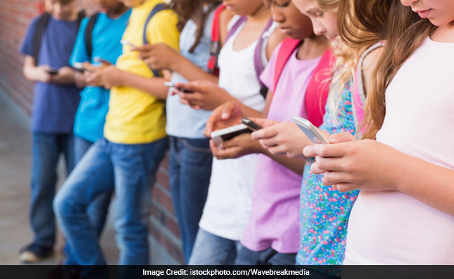 Overuse Of Social Media Maybe Linked To Eating Disorder In Children