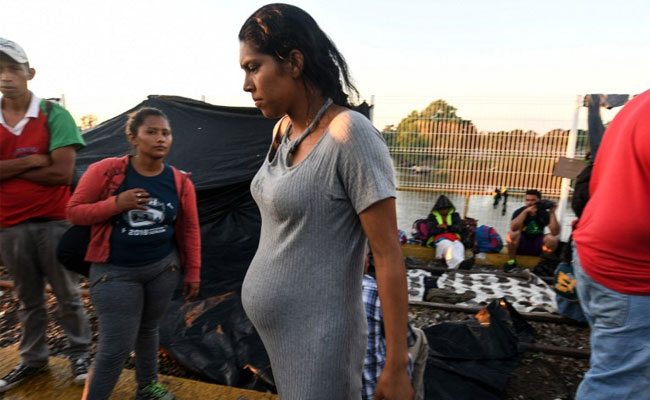 Dozens Of Pregnant Migrants Want Their Children 'To Be American'