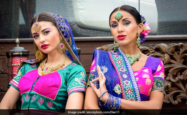 Navratri 2018: How To Add Festival Colours To Your Makeup Look