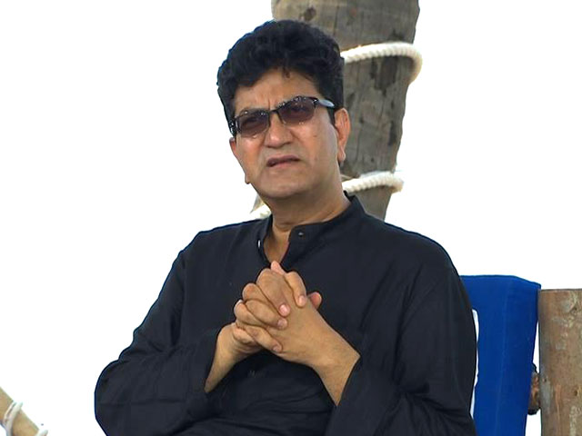 Prasoon Joshi Calls For Innovative Solutions Under Swachh Bharat Abhiyan
