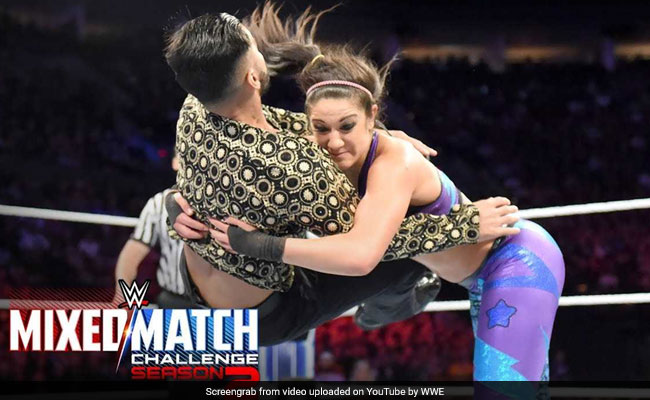 WWE में महिलाओं से पिटा ये भारतीय रेसलर, पिटते हुए मांगता रहा माफी, देखें VIDEO