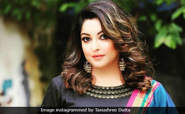 Video Of Tanushree Dutta's Car Being Attacked, Allegedly In 2008, Goes Viral