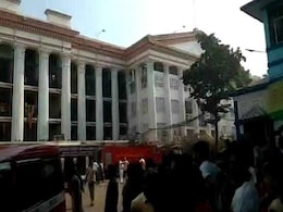 कोलकाता मेडिकल कॉलेज अस्पताल में लगी आग, 250 मरीज़ों को बाहर निकाल लिया गया कोलकाता मेडिकल कॉलेज अस्पताल में लगी आग, 250 मरीज़ों को बाहर निकाल लिया गया