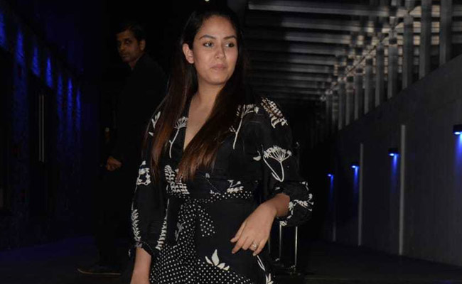Mira Rajput Mixed Polka Dots With Florals Like A Pro. Get Her Look