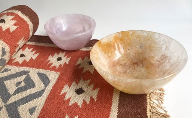 PM Modi Gifts Handcrafted Stone Bowl, Dhurries To Shinzo Abe