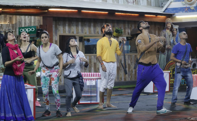 <I>Bigg Boss 12</i> Day 17: Luxury Budget Task Or '<I>Kushti Ka Maidaan</i>'?