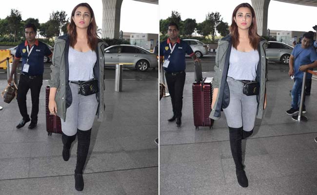 Get Parineeti Chopra's Chic Airport Look