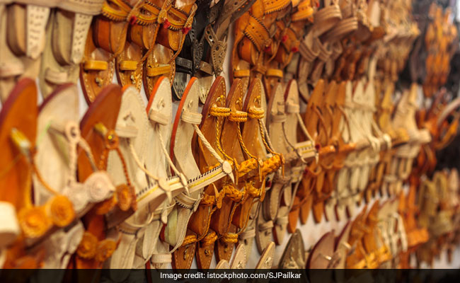 Guys, Here Are 3 Comfortable And Stylish <i>Juttis</i> To Pair Your Ethnic Outfits With