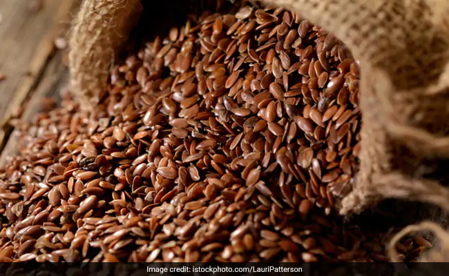 Flaxseeds help nourish the scalp and improve hydration