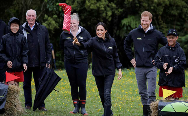 Prince Harry Loses To Wife Meghan In New Zealand Gumboot Toss