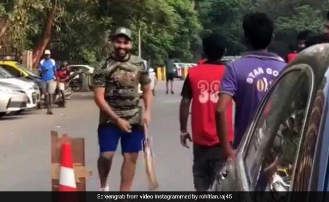 IND vs WI: मैच से पहले रोहित शर्मा ने खेला गली क्रिकेट, बाउंसर पर जड़ा छक्का, देखें VIDEO
