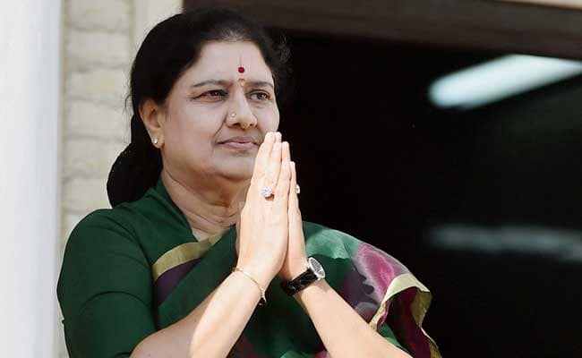 शशिकला की AIADMK में वापसी पर विचार करने को तैयार, डिप्टी सीएम पन्नीरसेल्वम ने दिए संकेत
