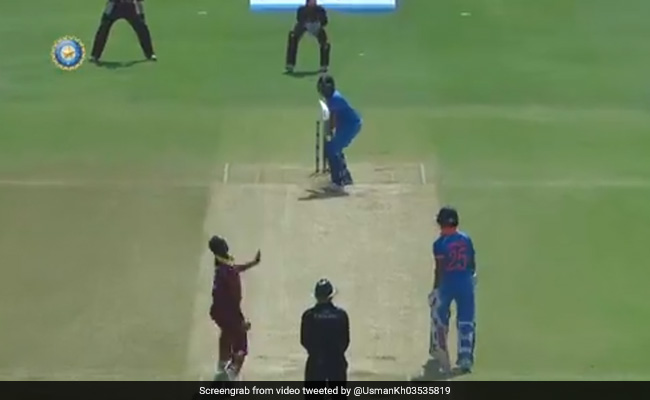 IND vs WI: रोहित शर्मा ने जड़ा सीरीज का सबसे लंबा छक्का, तालियां बजाने लगीं पत्नी रितिका, देखें VIDEO