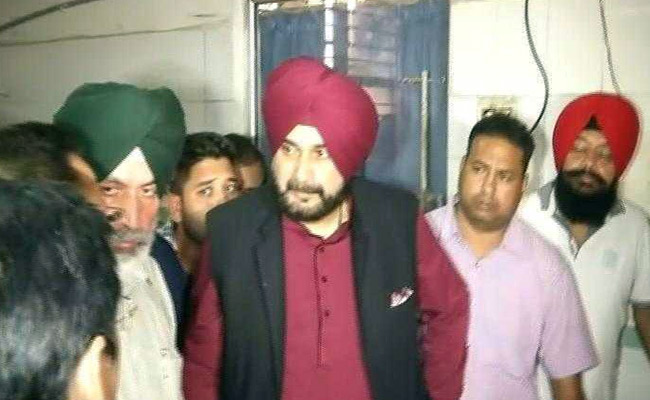 अमृतसर रेल हादसा : नवजोत सिंह सिद्धू ने घटना को बताया 'कुदरत का कहर', कहा- यह परमात्मा का प्रकोप, देखें- VIDEO