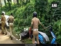 Watch: Kerala Cops Vandalise Parked Vehicles Near Sabarimala Watch: Kerala Cops Vandalise Parked Vehicles Near Sabarimala