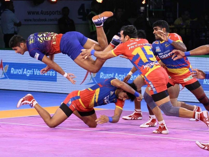 PKL: UP Yoddha Beat Dabang Delhi, Haryana Steelers Defeat Patna Pirates PKL: UP Yoddha Beat Dabang Delhi, Haryana Steelers Defeat Patna Pirates