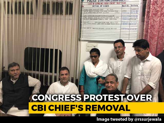 Rahul Gandhi Protest Against CBI Move Includes "Sit-In" At Police Station