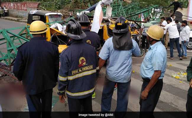 3 Killed, 5 Injured As 40-Feet Hoarding Falls On Vehicles In Pune