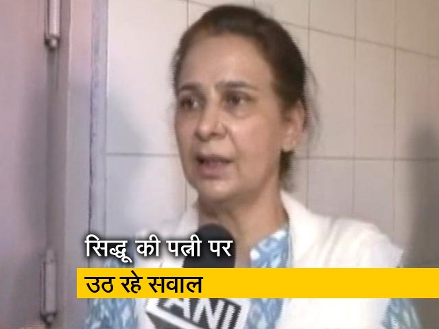 चश्मदीदों ने कहा- हादसे के वक्त मंच पर मौजूद थी नवजोत कौर!