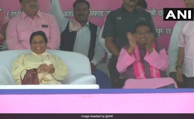 छत्तीसगढ़ में गठबंधन के बाद मंच पर मायावती-जोगी दिखे साथ, BSP सुप्रीमो बोलीं- जो सम्मान कांग्रेस ने नहीं दिया, हम देंगे