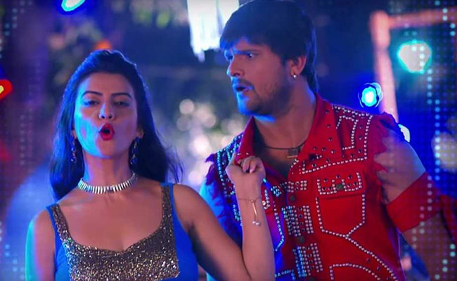 खेसारी लाल यादव ने अक्षरा सिंह से की शिकायत, बोले- लड़की भी न प्यार को सीरियस लेती है...देखें Video